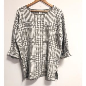 Max Studio Plus Size Grey and White 3/4 Length Sleeve Sweater